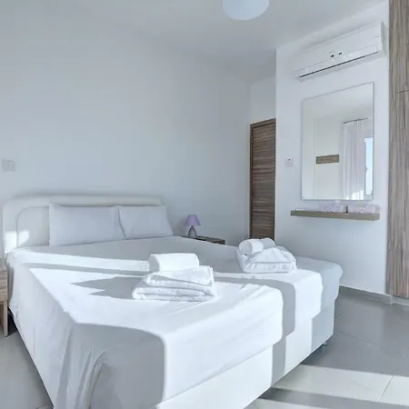 St. Elias - Modern One-bedroom